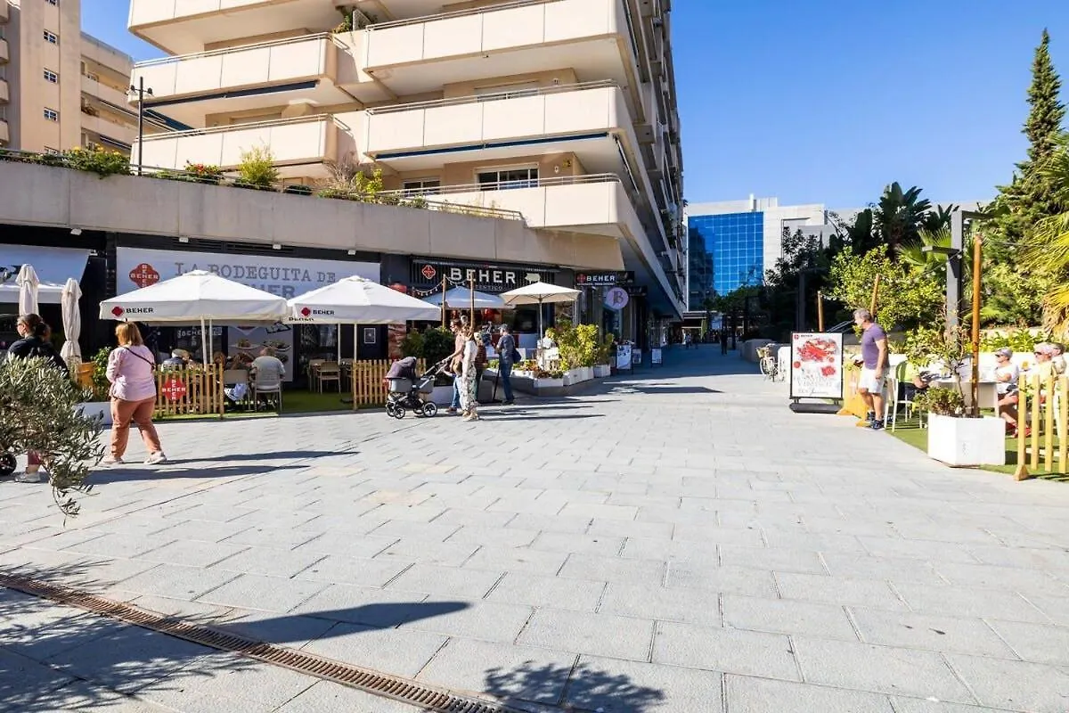 Apartamento Puerto Banús con Parking & piscina. Apartment Marbella